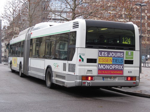 Réseau urbain Heuliez Bus GX417 GNV : 223 YM 54